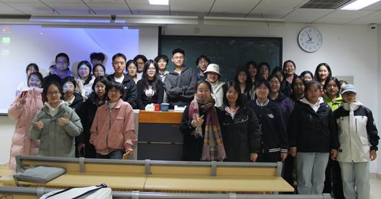 她的讲解让同学们能够根据实际需要为P